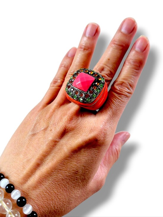 Jewelry - GUC Bold Chunky Mod Coral Pink Cocktail Statement Stretch Ring (US 7.5)
